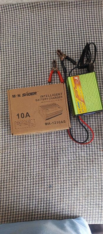 12 volts Batter Charger 0