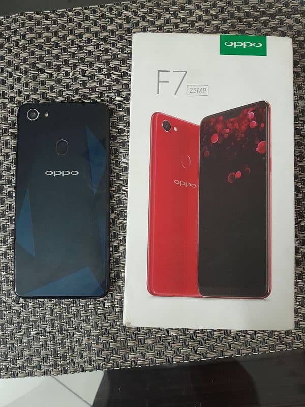 Oppo F7 4/64 GB with box 1