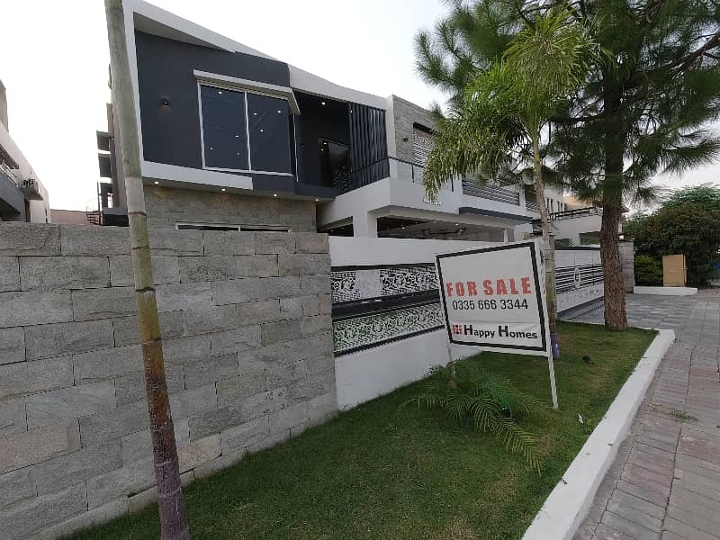 ONE KANAL USED HOUSE FULLY RENOVATED FOR SALE IN PRIME LOCATION OF BAHRIA TOWN 26