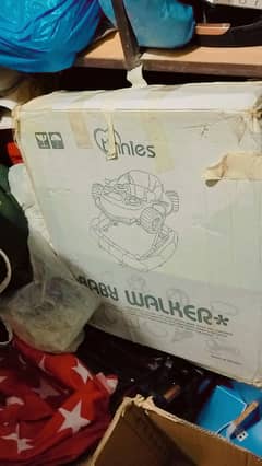 Tinnies walker in excellent condition