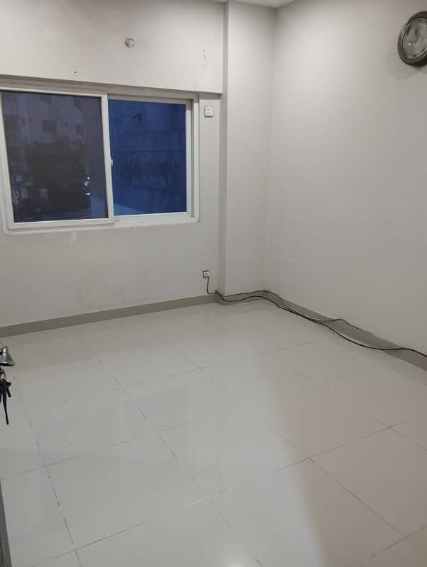 Apartment for rent with lift carparking 9