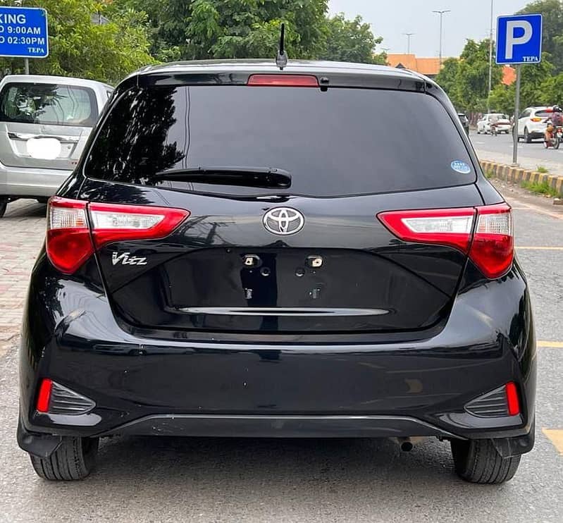 Toyota Vitz 2018 1.0F Safety Edition III 11