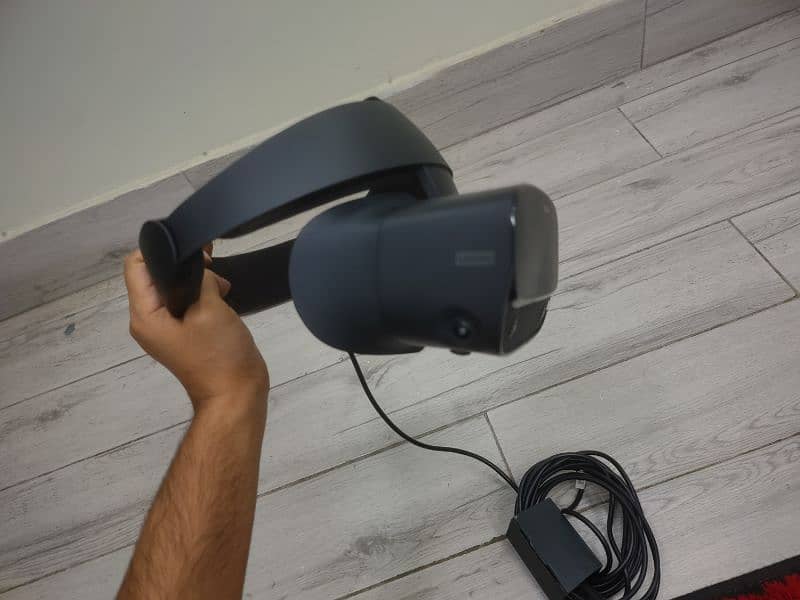 Oculus rift S (pc powered vr headset) 12