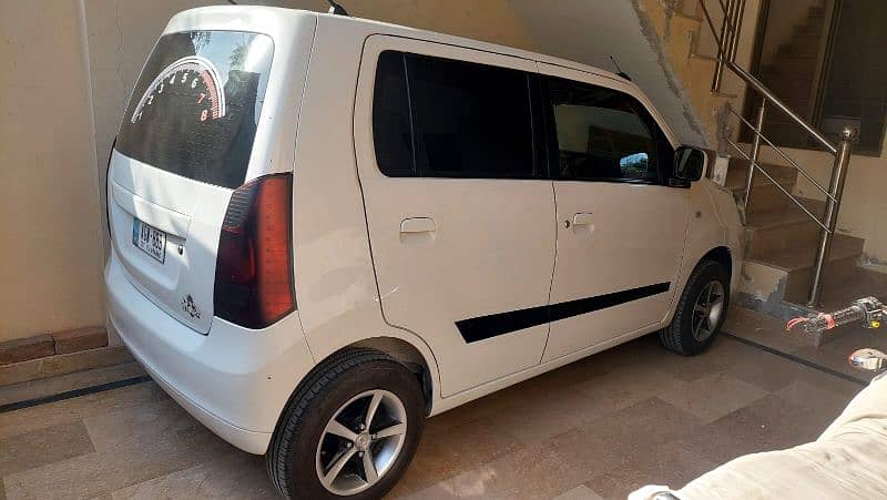 Suzuki Wagon R 2018 4