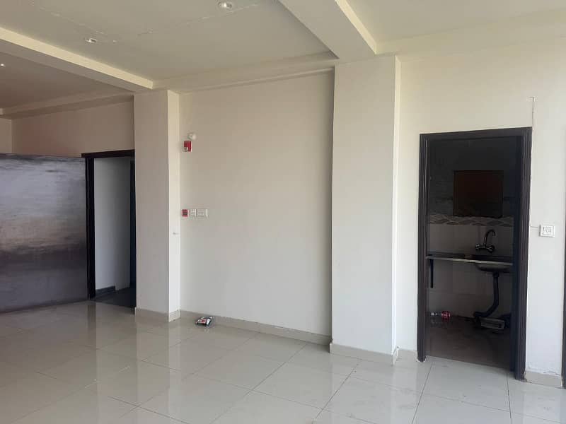 8 Marla Floor available for rent in DHA Phase 3 6