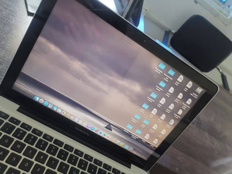 Apple MacBook Pro - 13 inch Mid 2012 12