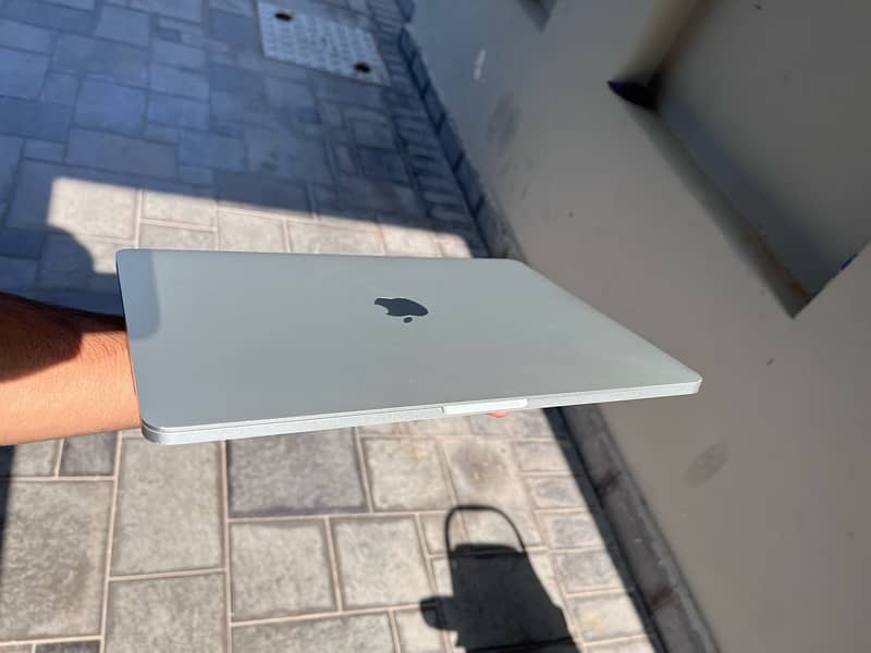 Macbook Pro 2016 13”  Core i5 8/256 9