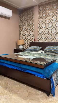 King bed only no metrees urgent sale need money