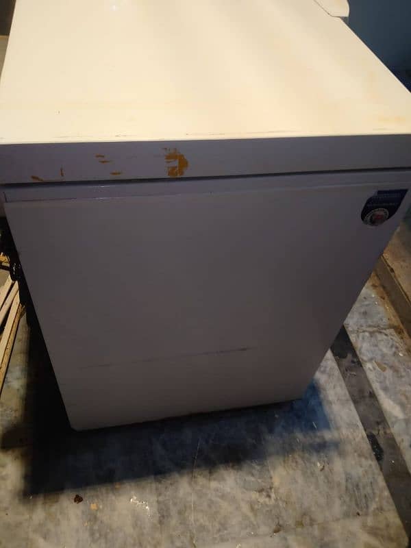 freezer urgent sale 1