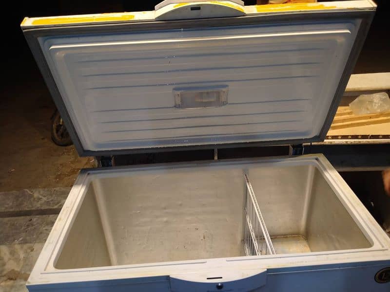 freezer urgent sale 3