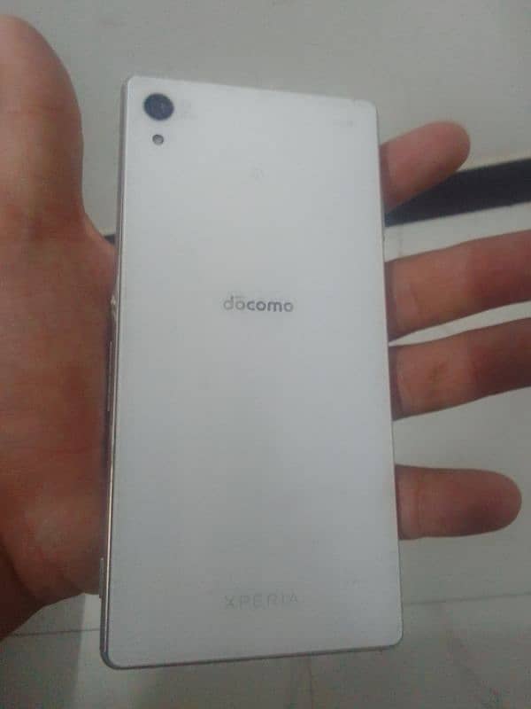 Sony Xperia docomo NTT white Dead I'm selling for parts 0