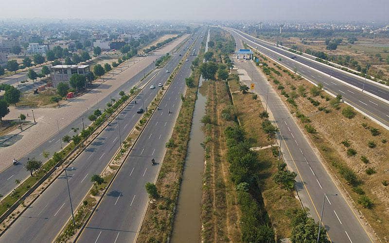 8 Marla Main Boulevard Commercial Plot For Sale In Lake City Lahore 0