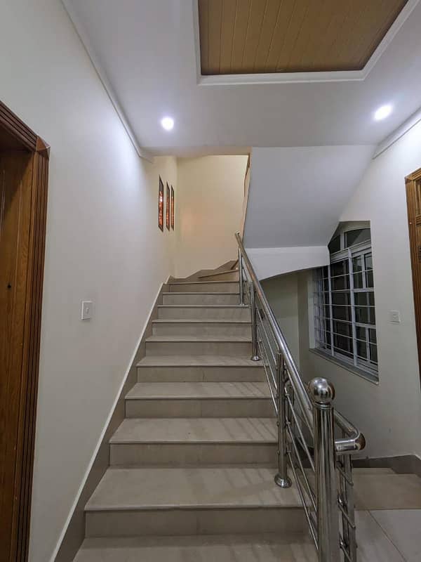 Beautiful Triple Storey House Available On Investor Rate In D12 7