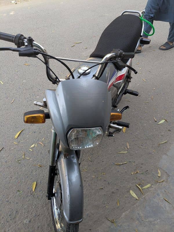 Honda cd dream 70 cc silver color neat clean no accident. 3