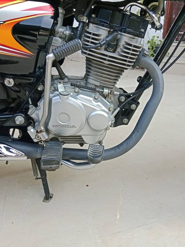 HONDA CG 125 2022 JULY 1ST OWNER ALL PUNJAB REGISTER 2