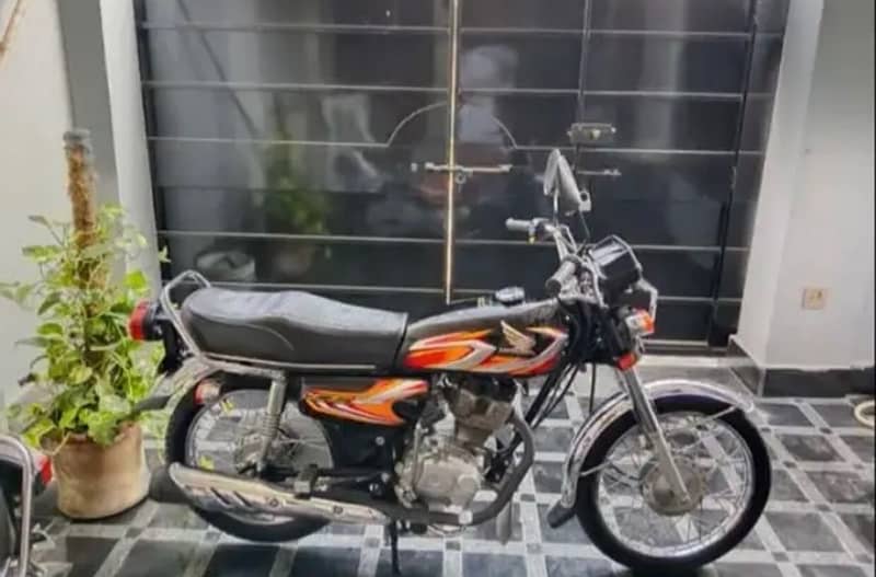 HONDA CG 125 2022 JULY 1ST OWNER ALL PUNJAB REGISTER 3