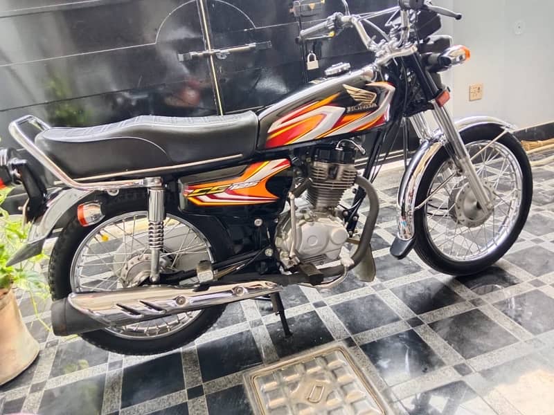 HONDA CG 125 2022 JULY 1ST OWNER ALL PUNJAB REGISTER 5