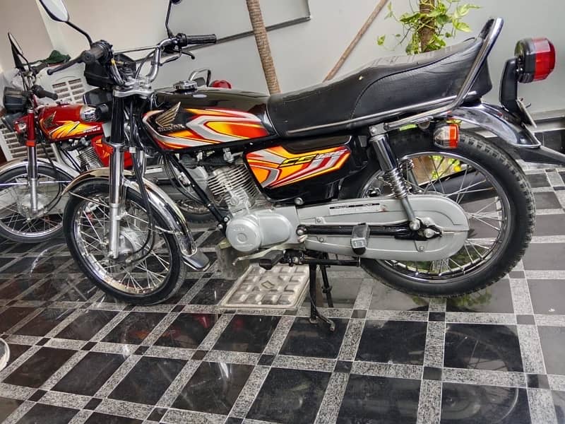 HONDA CG 125 2022 JULY 1ST OWNER ALL PUNJAB REGISTER 11