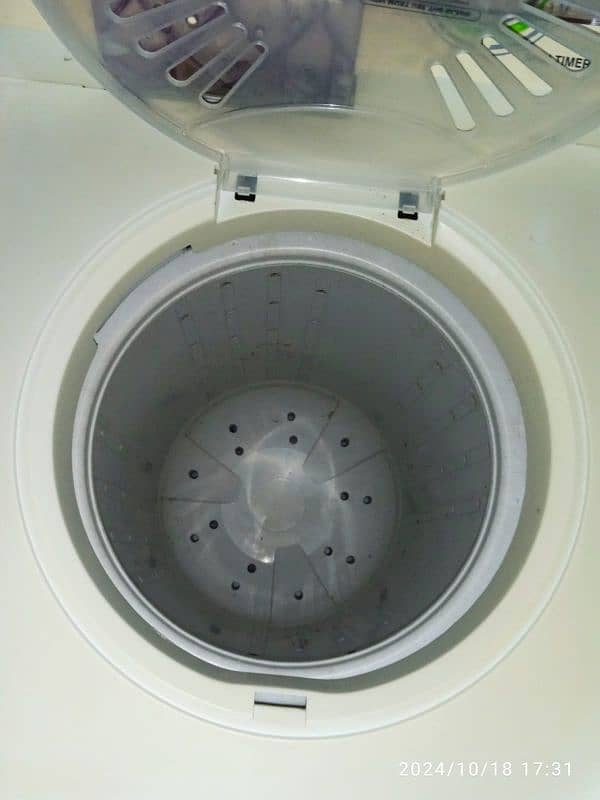 0318 /11/83/461Haier washing  machine  twin tub 10KG 7