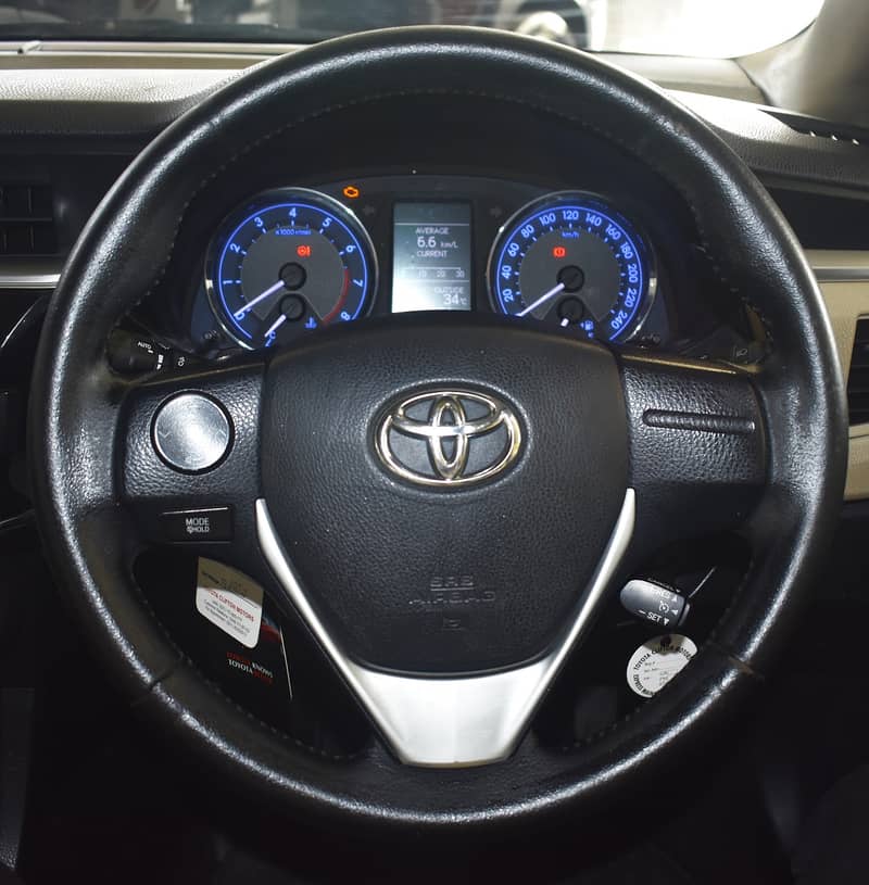 Toyota Corolla  Altis Grande Cvti Model 2014 4