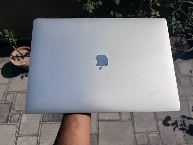 Macbook Pro 2019 touchbar Core i9  16/512 4