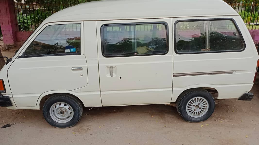 TOYOTA LITEACE 3