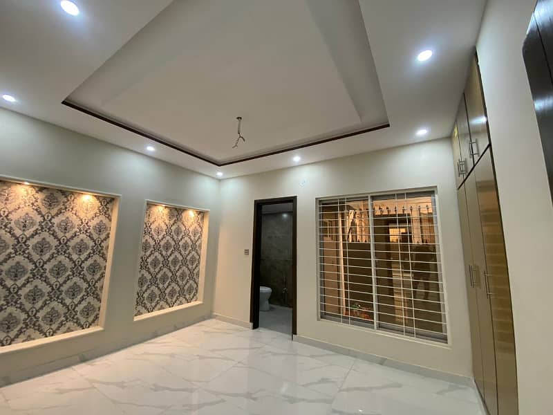 Brand New House In Central Park Lahore | LDA Approved | Nearby Hospital & Park 1