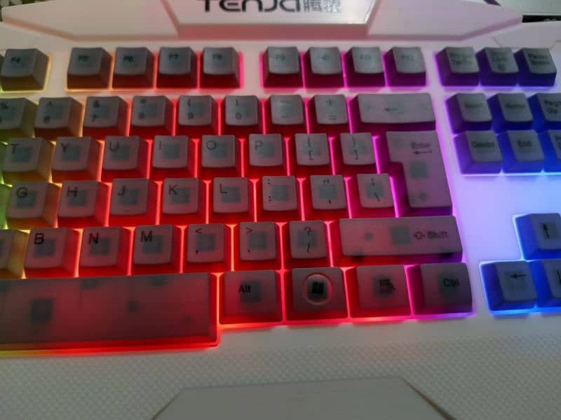 Tenja BE-300 RGB Gaming Keyboard Brand New 3