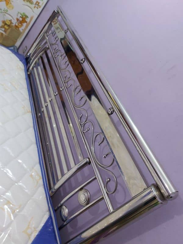 king size steel bed 6*6.5* 2