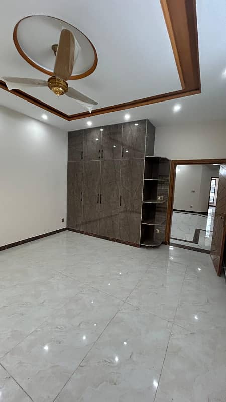 Beautiful house in Behria Phase 8 J block 9