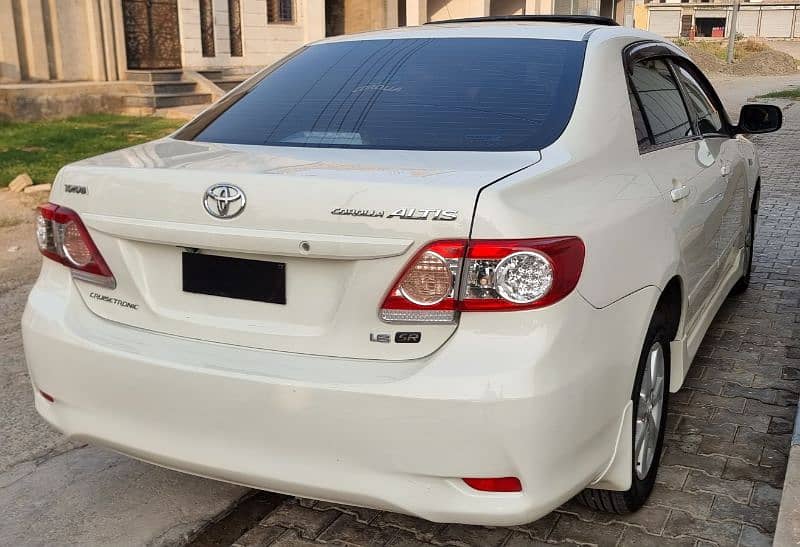 Toyota Corolla Altis 2012 3