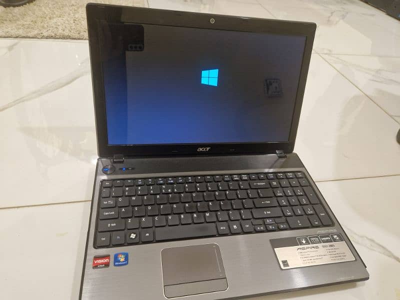 Acer Aspire 5551, dual core 2.1 Ghz AMD Athlon 2 processor, 128 GB SSD 0