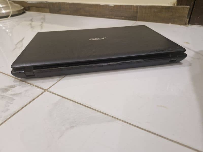 Acer Aspire 5551, dual core 2.1 Ghz AMD Athlon 2 processor, 128 GB SSD 11