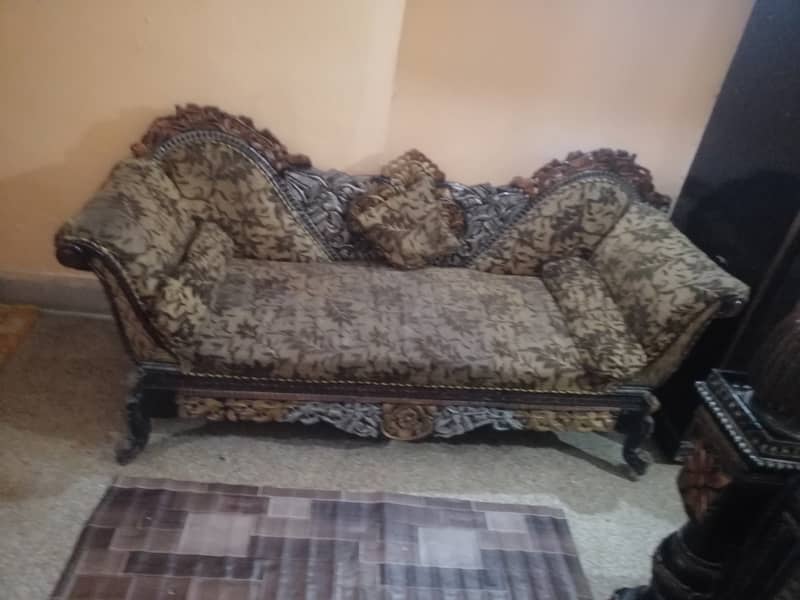 3-Seater Deewan With Serving Table (Original Chiniot Wood) 1