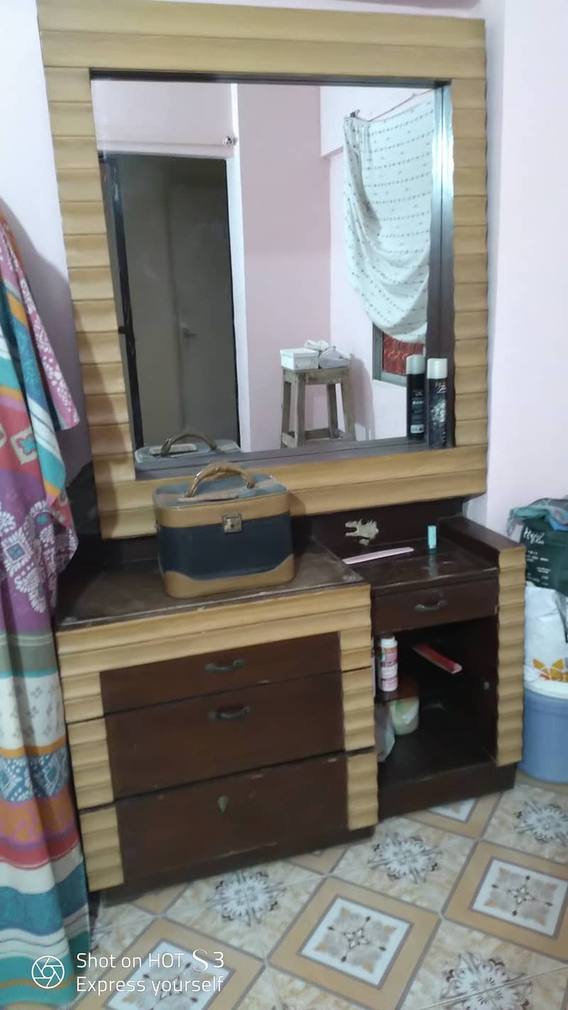 Dressing table polish lasani wooden 3