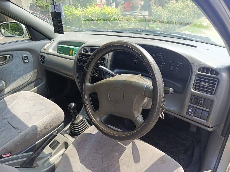 Suzuki Baleno 2001 11