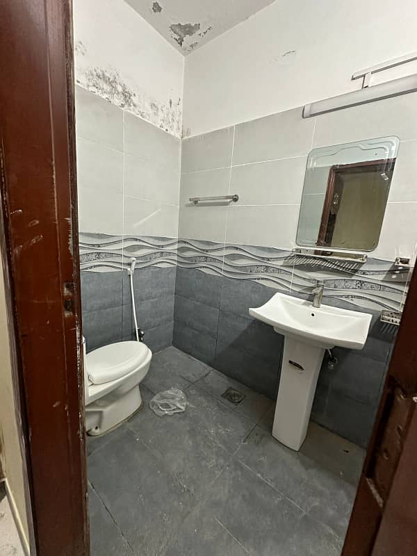 2 Bed Room Uper Portion in Gulraiz near Bahria Town 4