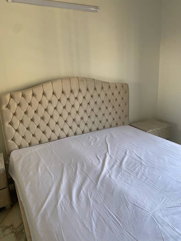 BRAND new bed set with 2 side tables 1