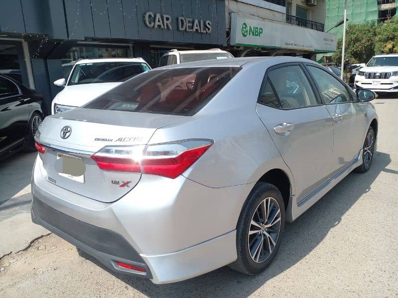 Toyota Corolla Altis 2022 4