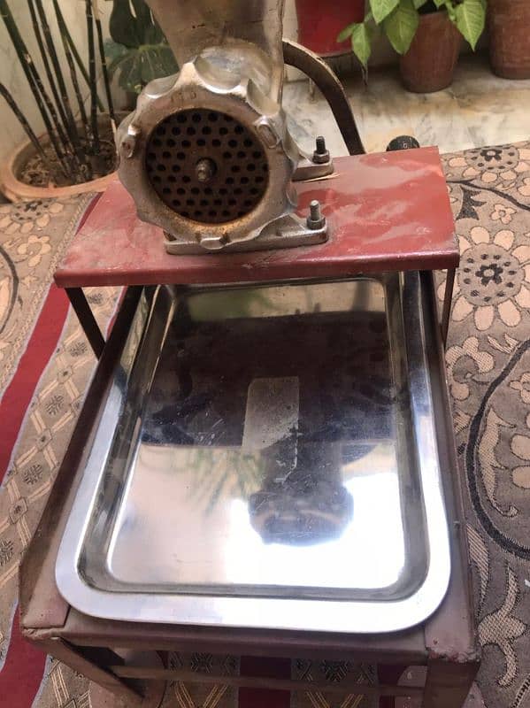 keema machine with tray 1