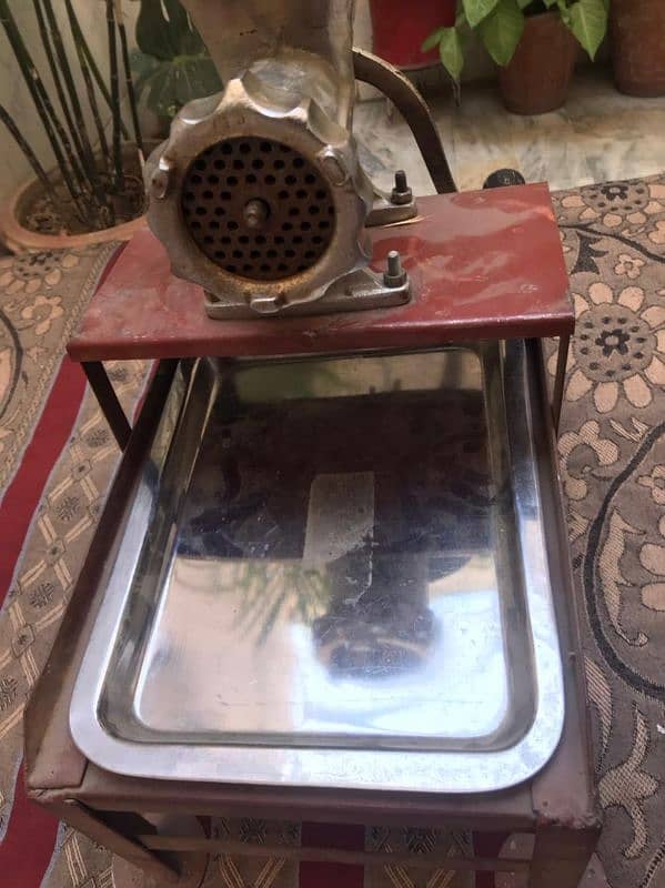 keema machine with tray 2