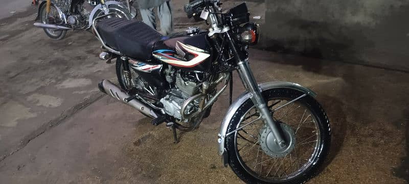 Honda 125 black 2014-15 3