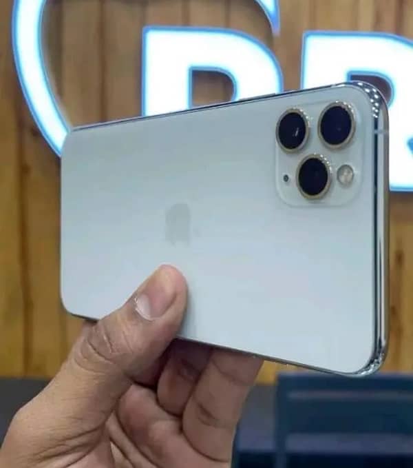 iphone 11 pro 64GB pta approved 1