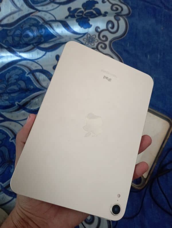 iPad mini 6 for sell 64 GB ha full ok 10.10 itna uooz nhi Hoya ha 2