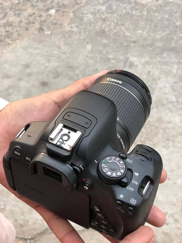 Canon 700D 1