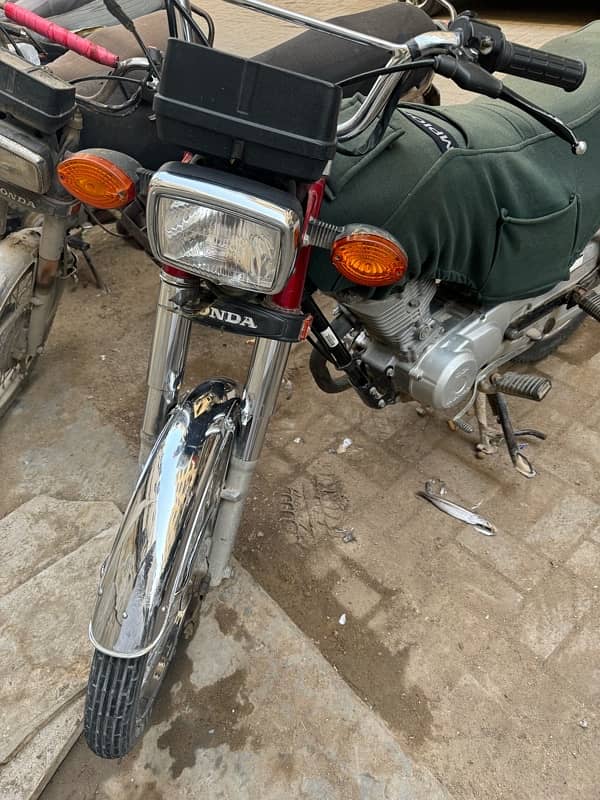 Honda CG 125 2022, All paper clear baike me koi kam nai hi. 1