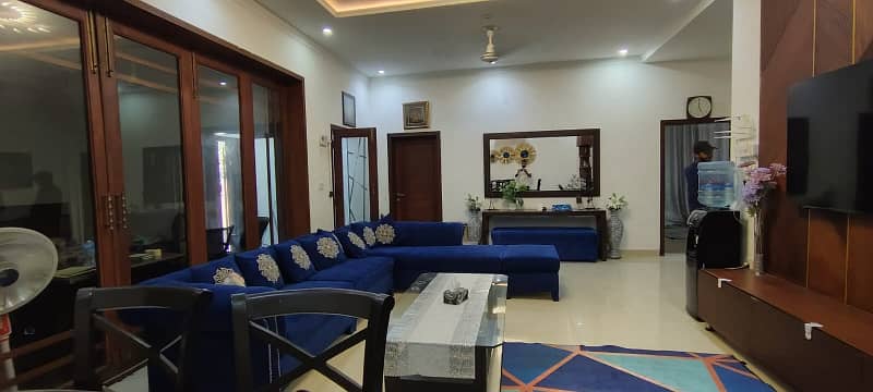 13 MARLA LIKE NEW FURNISHED LOWER PORTION AVAILEBAL FOR RENT IN BAHRIA TOWN LAHORE 0