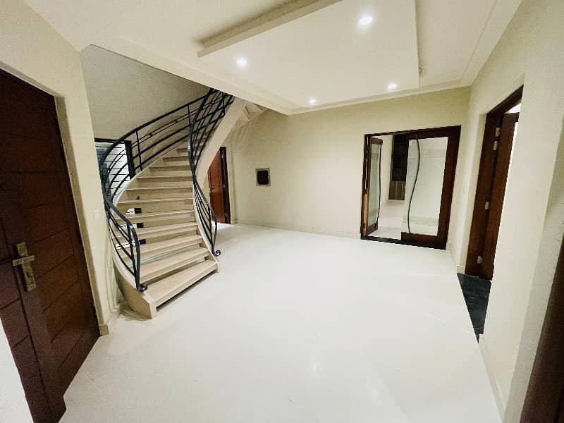 01 KANAL BEAUTIFULL FULL HOUSE AVAILABLE FOR RENT IN DHA PHASE 3, LAHORE 0