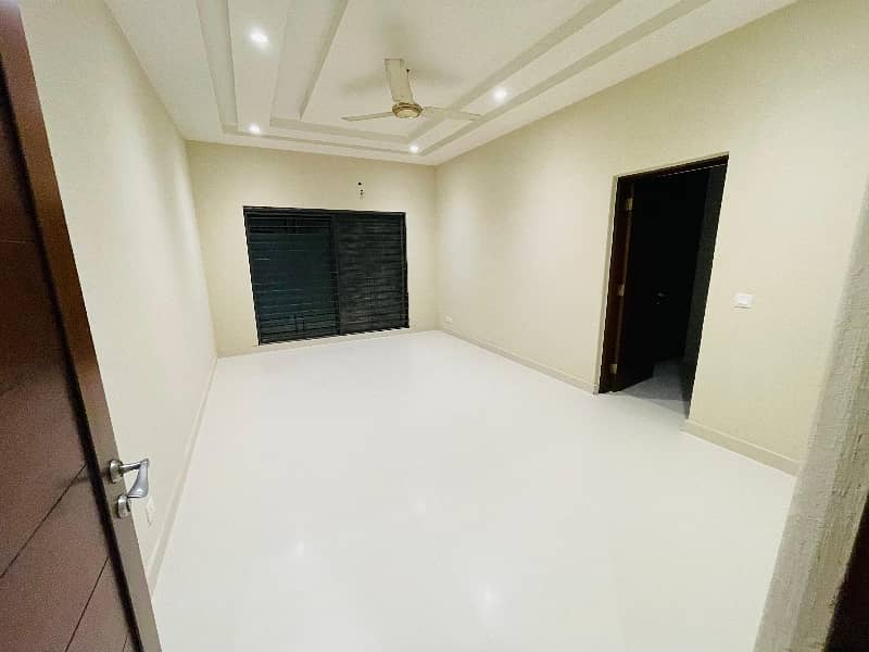 01 KANAL BEAUTIFULL FULL HOUSE AVAILABLE FOR RENT IN DHA PHASE 3, LAHORE 10