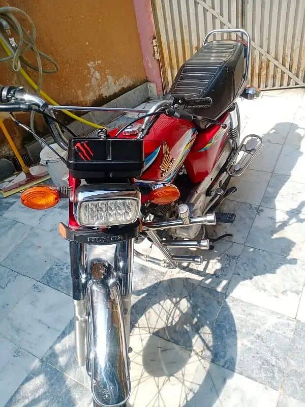 Honda CG 125 my Whatsapp number 0344--58--51--215 0